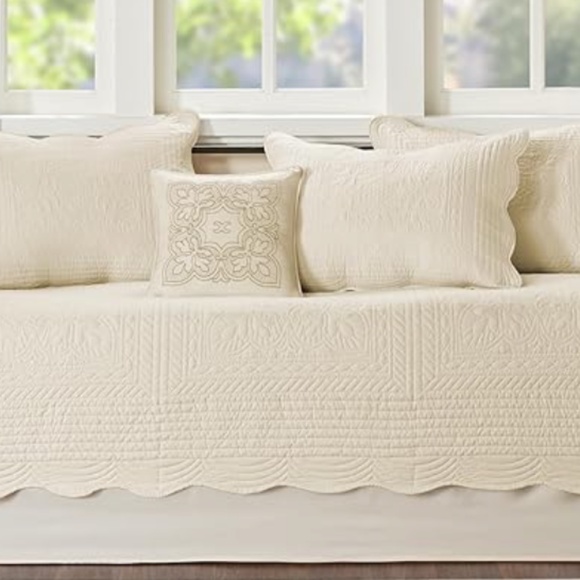 Madison Park Tuscany 6-pc. Daybed Set NWT - Picture 2 of 5